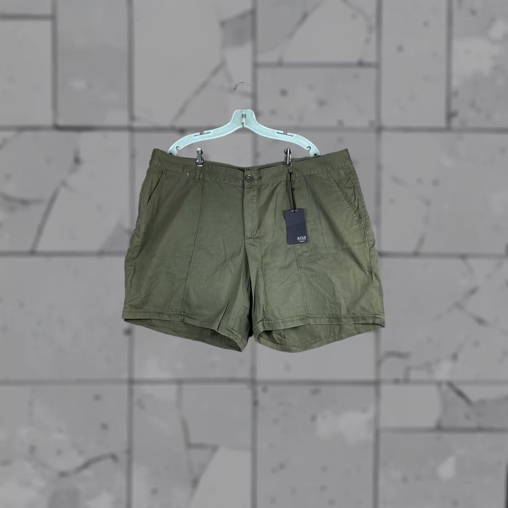 Vintage a.n.a Womens 24W Green Twill Chino Shorts Casual Summer Wear 7 Inch Inseam Size 42" / US 20 - 1 Thumbnail