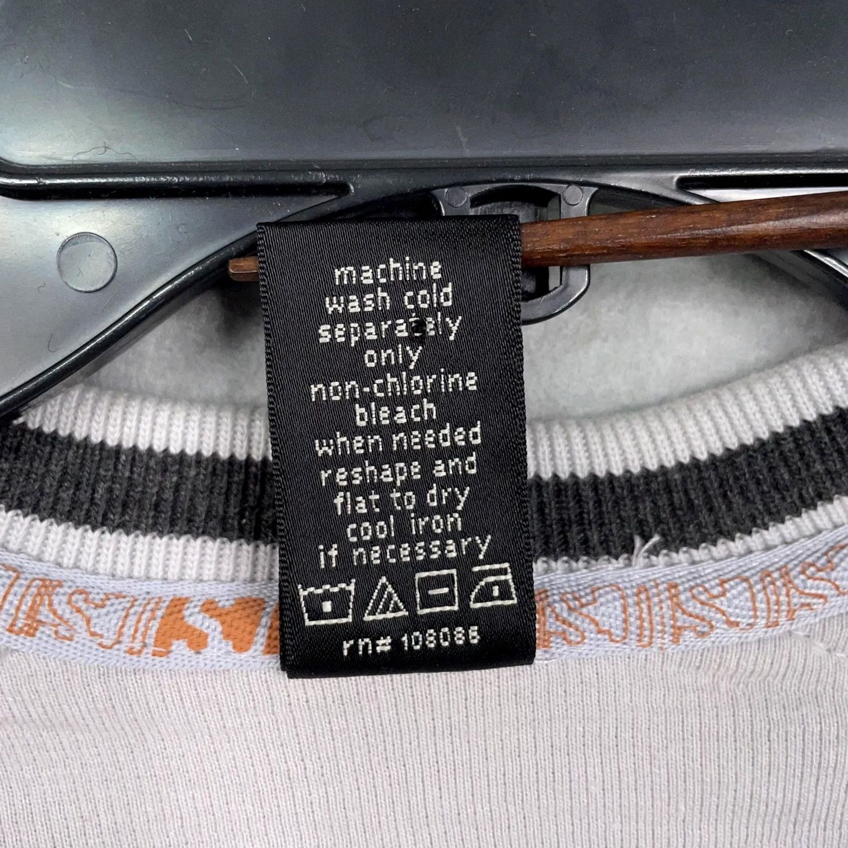 Sean John Sean John Pullover Mens XL Gray Orange Colorblock Streetwear Y2K Hip Hop Diddy Sweatshirt Crew Neck Long Sleeve Embroidered Logo 90s Mens Clothing Size US XL / EU 56 / 4 - 5 Thumbnail