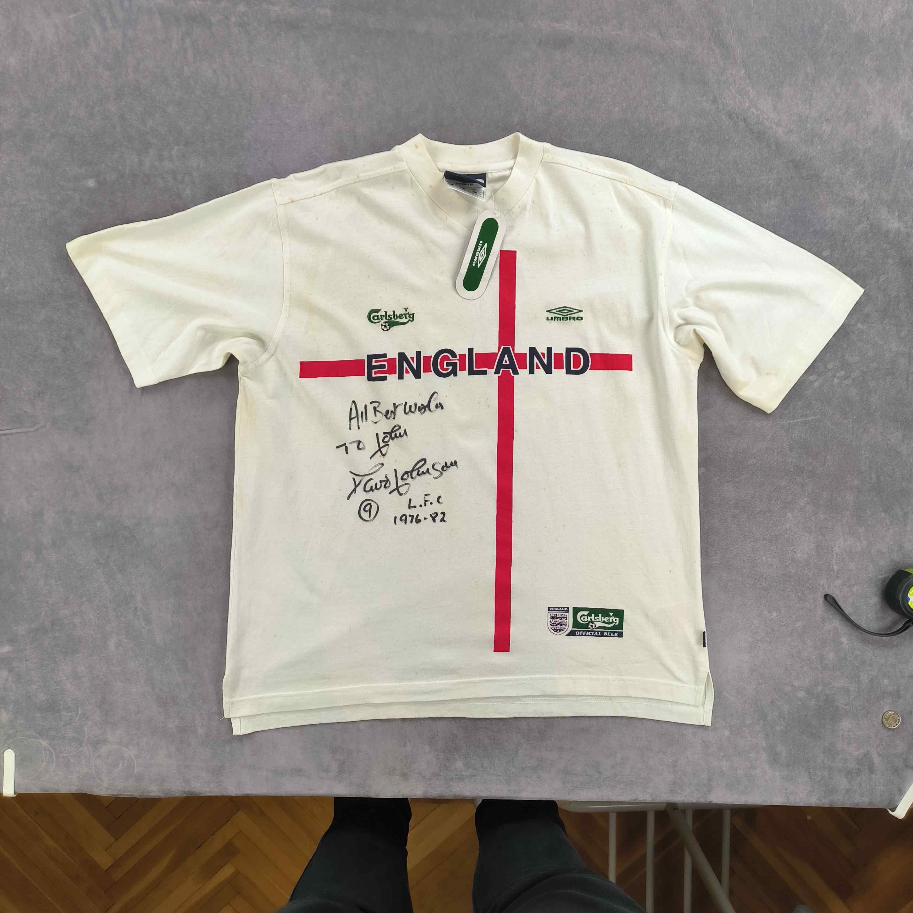 NEW England Carlsberg *David Johnson Signed* vintage tee L