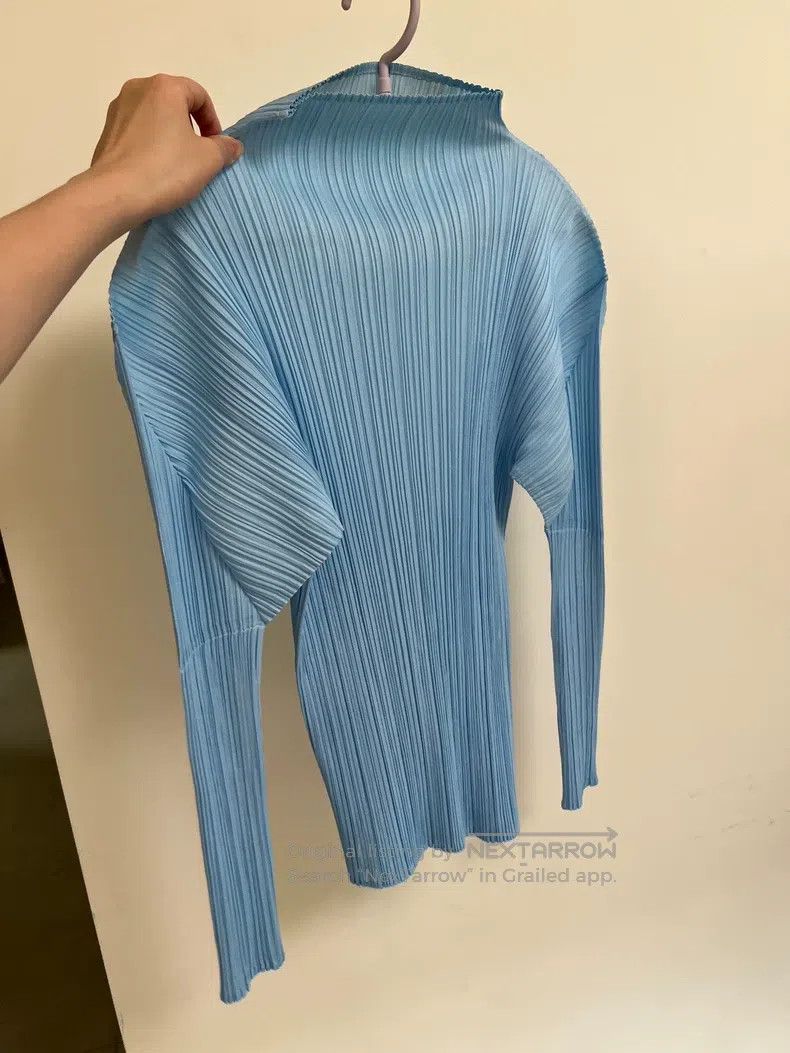 Issey Miyake Issey Miyake Light Blue Pleated Top Size L / US 10 / IT 46 - 2 Thumbnail