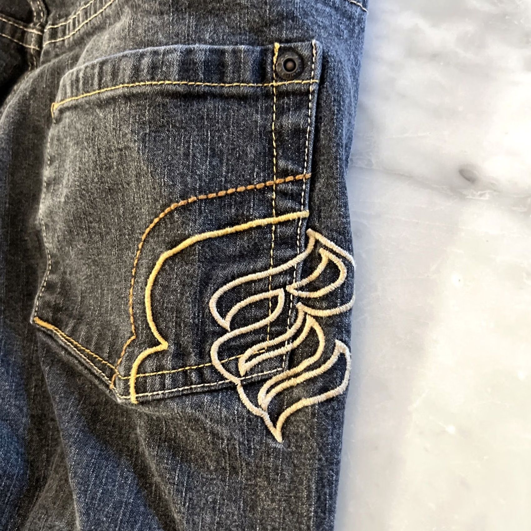 Rocawear VINTAGE Rocawear Black Jeans Women’s Size 5 Boot Cut Embroidered Denim Skinny Bootcut Womens Girls Size 27" / US 4 / IT 40 - 7 Thumbnail