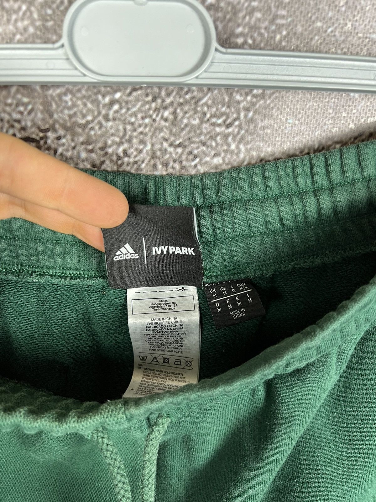 Adidas × Ivy Park Adidas x Ivy Park 4all cargo unisex Beyoncé sweat pants y2k Size US 34 / EU 50 - 14 Thumbnail