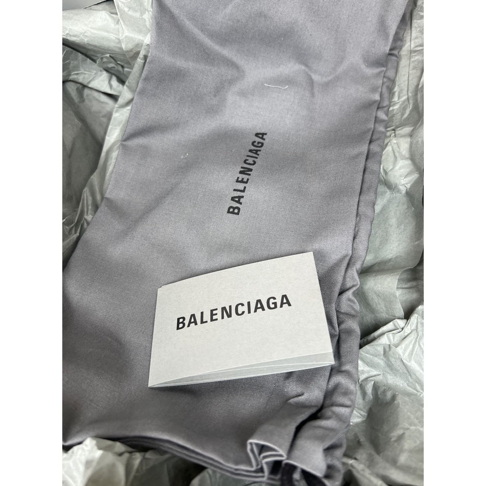 Balenciaga Size 34EU/4W - Balenciaga Triple S Distressed White NEW Size US 4 / IT 34 - 9 Thumbnail