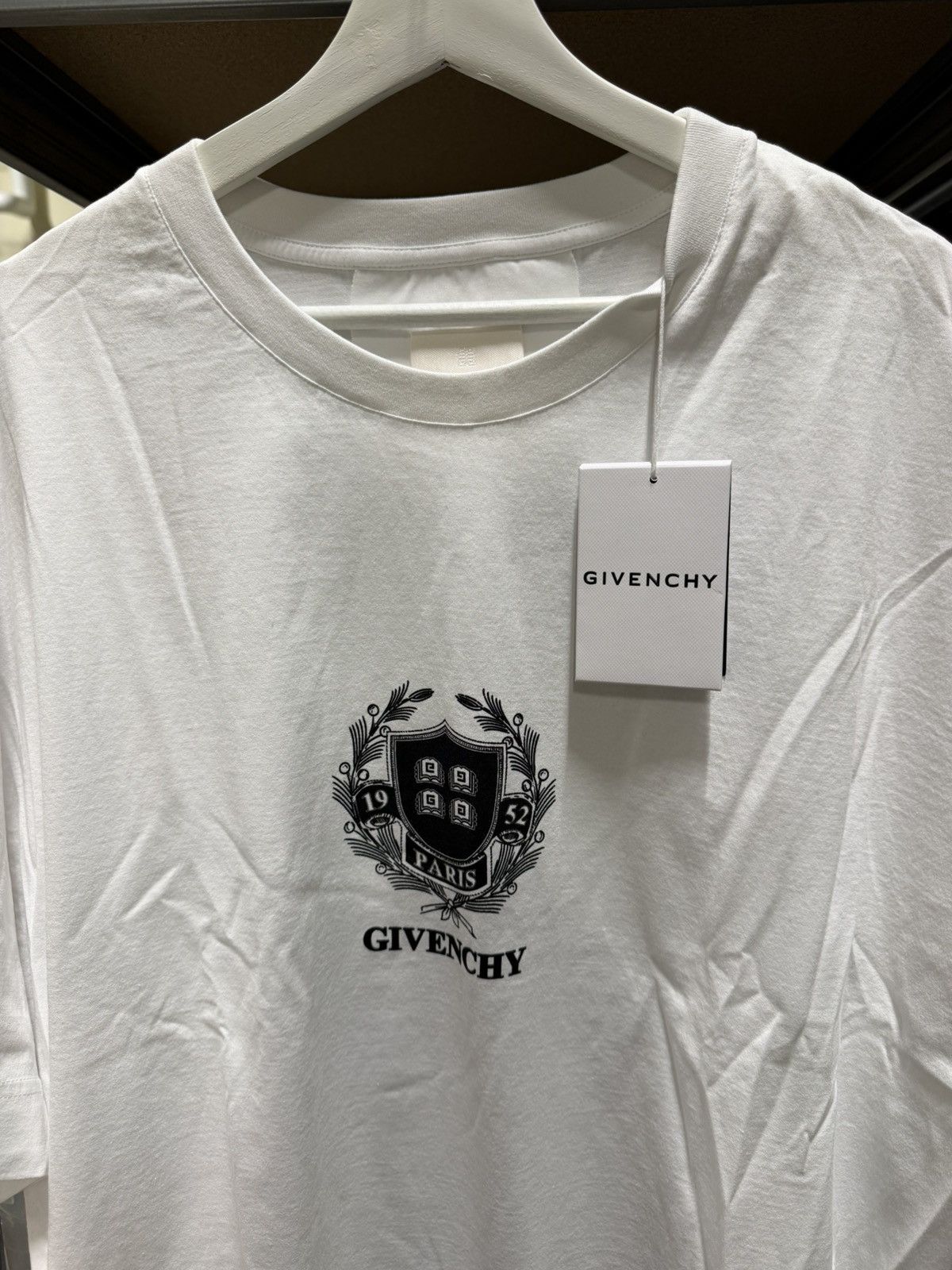 Givenchy Givenchy Crest Logo T-Shirt NEW 600$ Size US XXL / EU 58 / 5 - 2 Thumbnail