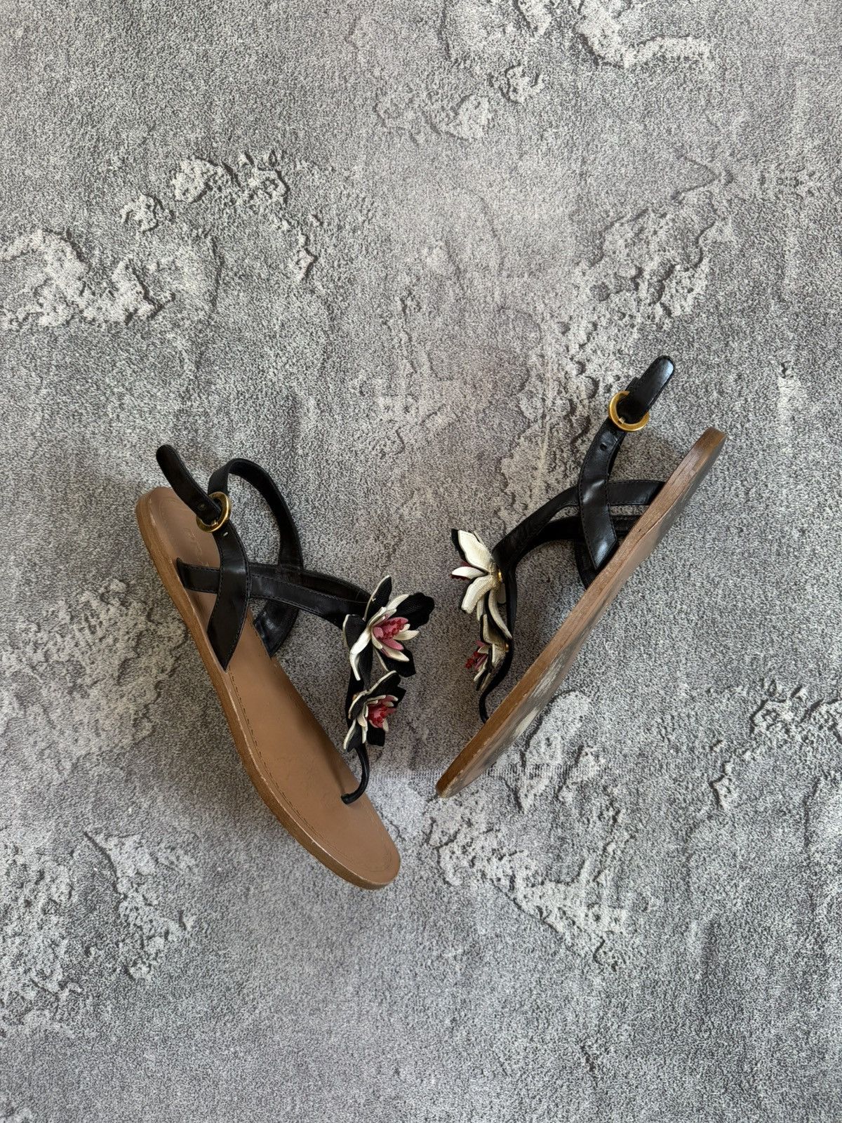 Designer × Prada Prada 37.5 sandals flip flops slippers slide leather strap Size US 7.5 / IT 37.5 - 6 Thumbnail