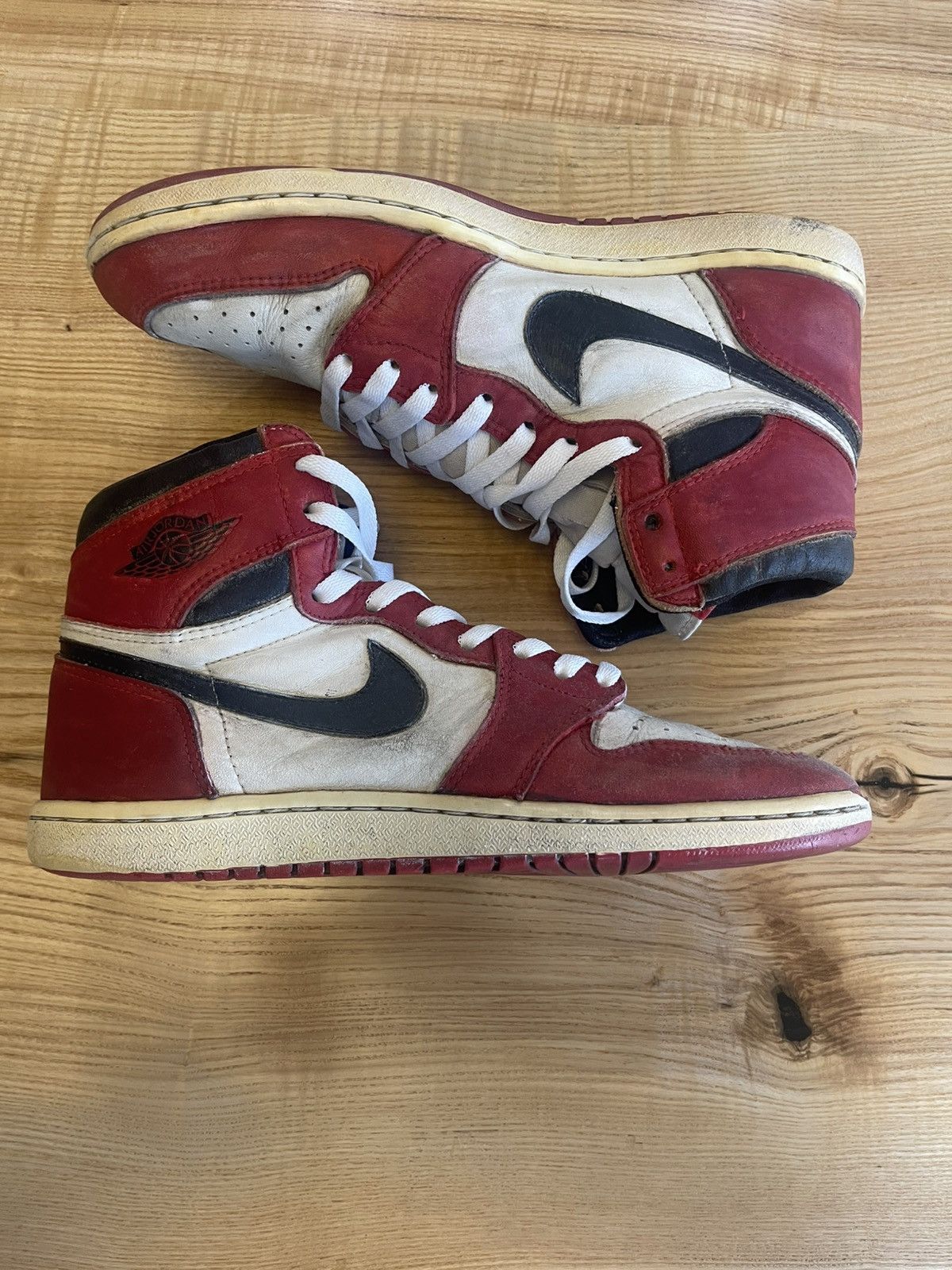 Jordan Brand Jordan 1 chicago 1985 Size US 10.5 / EU 43-44 - 2 Thumbnail