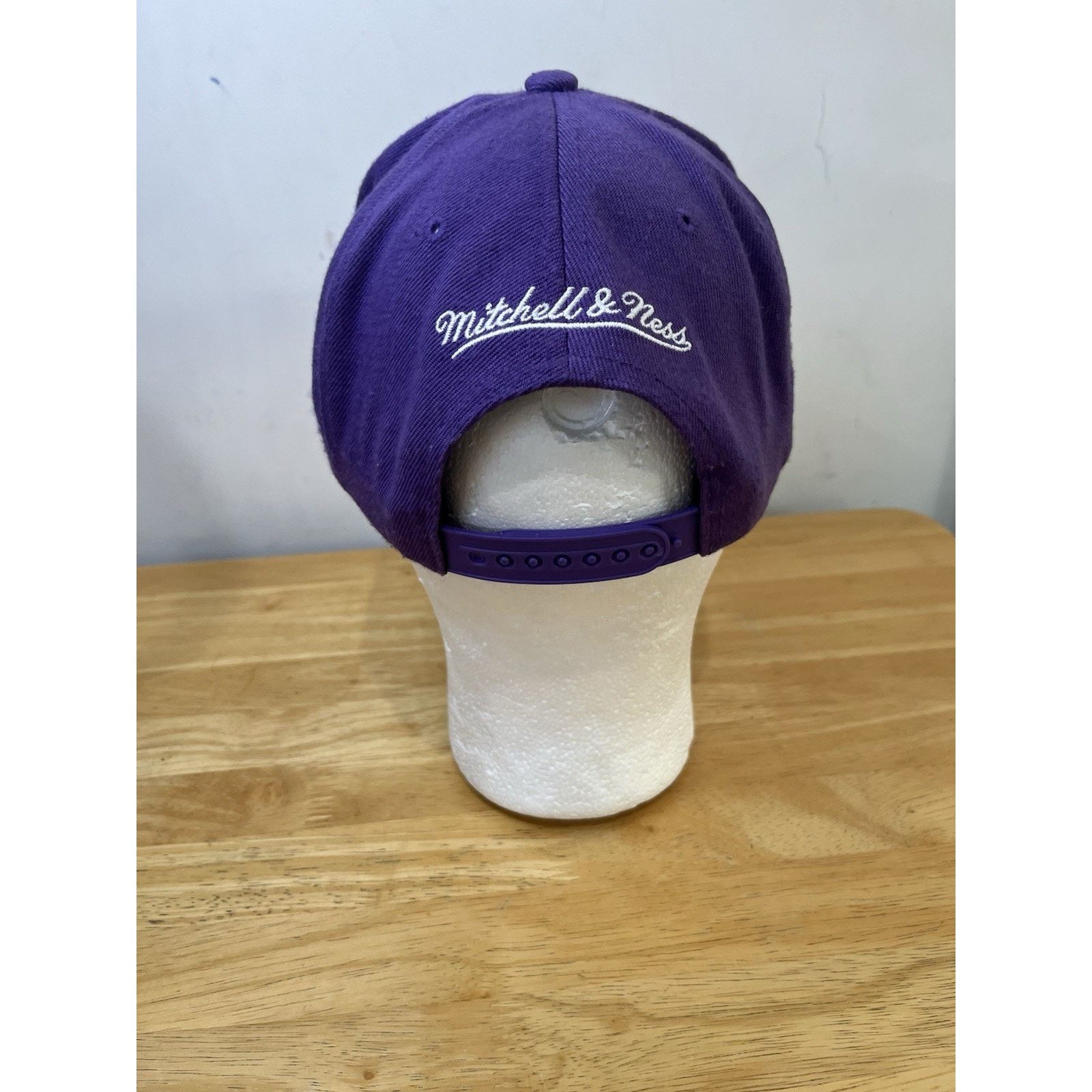 Mitchell & Ness 2009 Mitchell & Ness LA Lakers NBA Champions Hat Size ONE SIZE - 3 Thumbnail