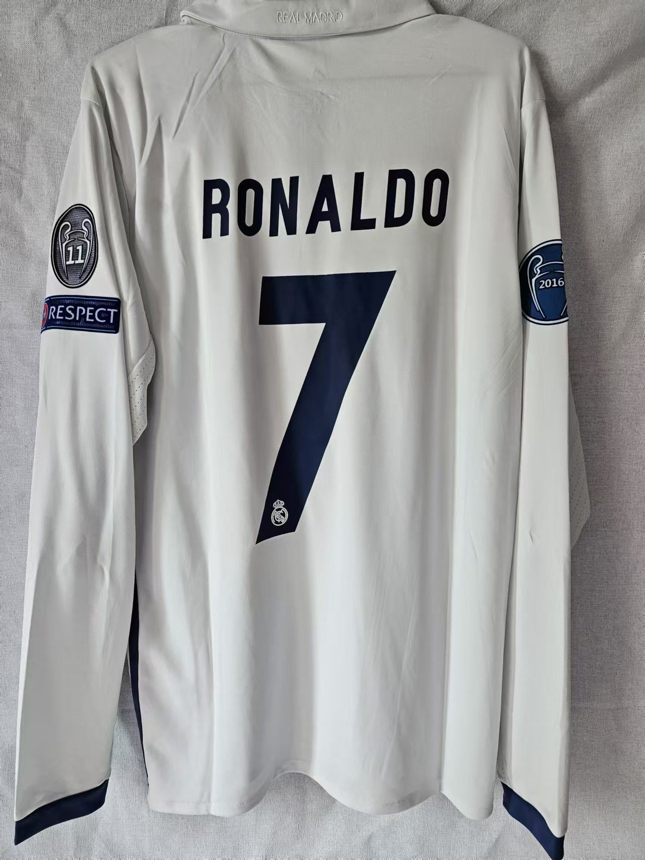 Adidas 2016 2017 Real Madrid #7 C Ronaldo Jersey Size US M / EU 48-50 / 2 - 1 Thumbnail
