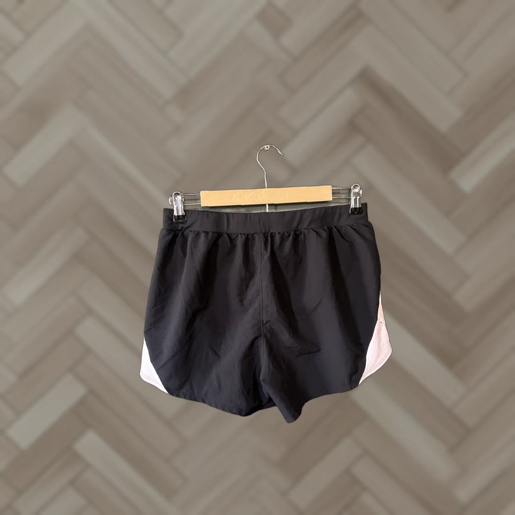 Under Armour Under Armour Womens Black Lined Running Shorts Drawstring Size Medium Activewear Size 32" / US 10 / IT 46 - 1 Thumbnail