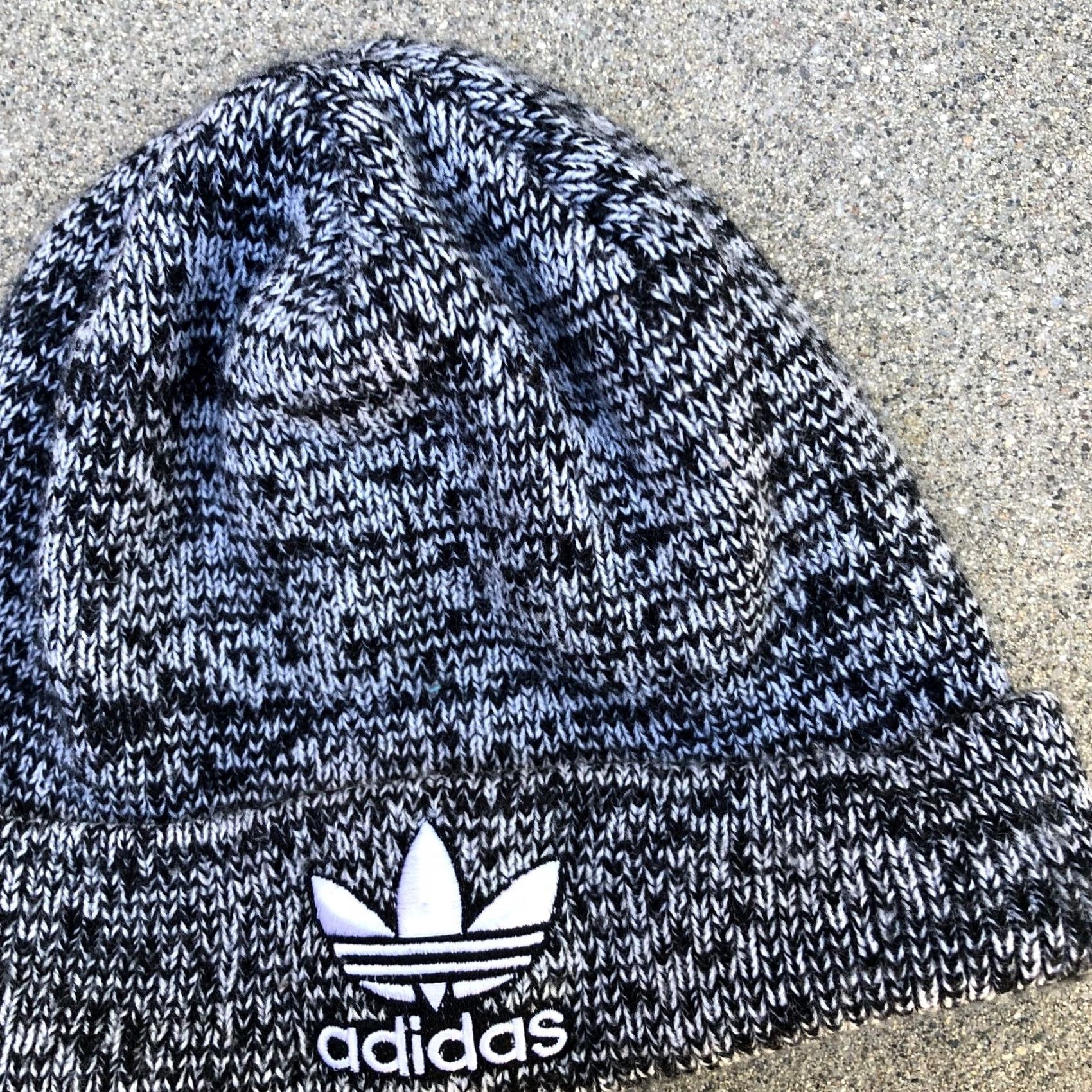 Adidas ADIDAS ORIGINALS Knit Beanie Hat One Size Grey Cuffed Trefoil Cap Beanie Mens Accessories Knit Cap Limited Roughly Used Size ONE SIZE - 3 Thumbnail