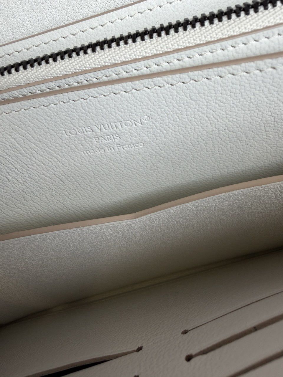 Louis Vuitton Louis Vuitton Zippy XL Crocodylus Niloticus (Himalaya) Size ONE SIZE - 7 Thumbnail
