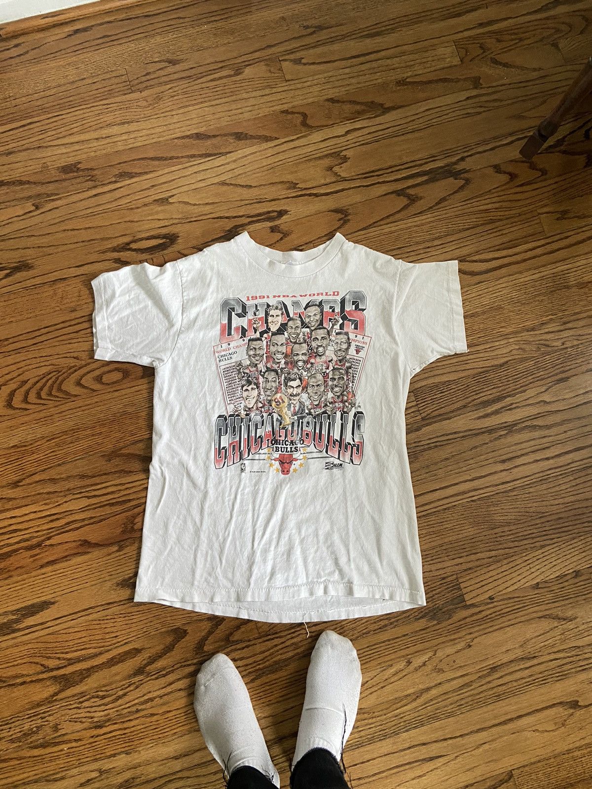 NBA × Salem Sportswear × Vintage Vintage Chicago bulls 1991 championship t shirt Size US L / EU 52-54 / 3 - 1 Thumbnail