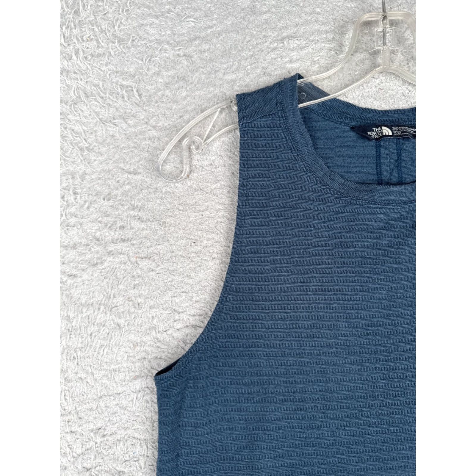 The North Face The North Face Shirt Women Medium Blue Tank Sleeveless Crew Neck Poly Blend Gym Size M / US 6-8 / IT 42-44 - 3 Thumbnail