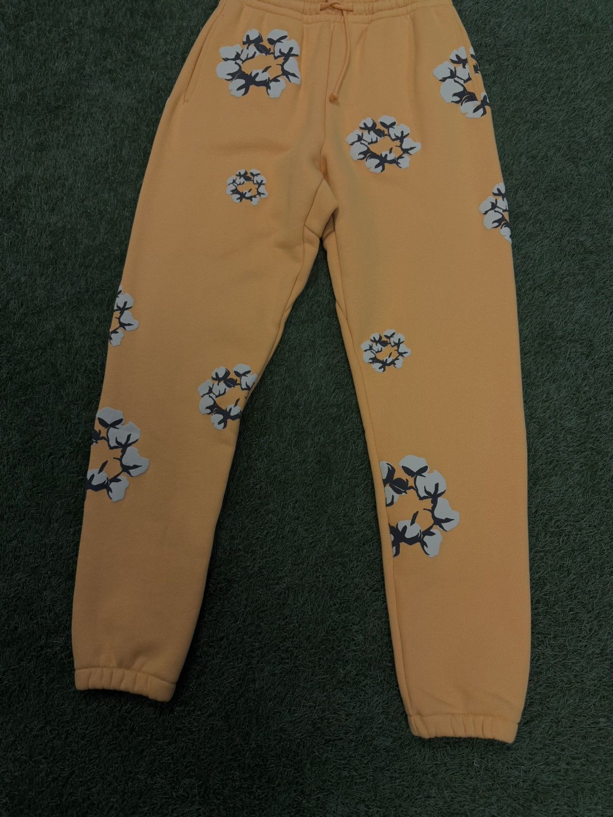 Cactus Plant Flea Market × DENIM TEARS Denim Tears x CPFM Sweatpants Cotton Wreath Size S (NEW) Size US 30 / EU 46 - 2 Thumbnail