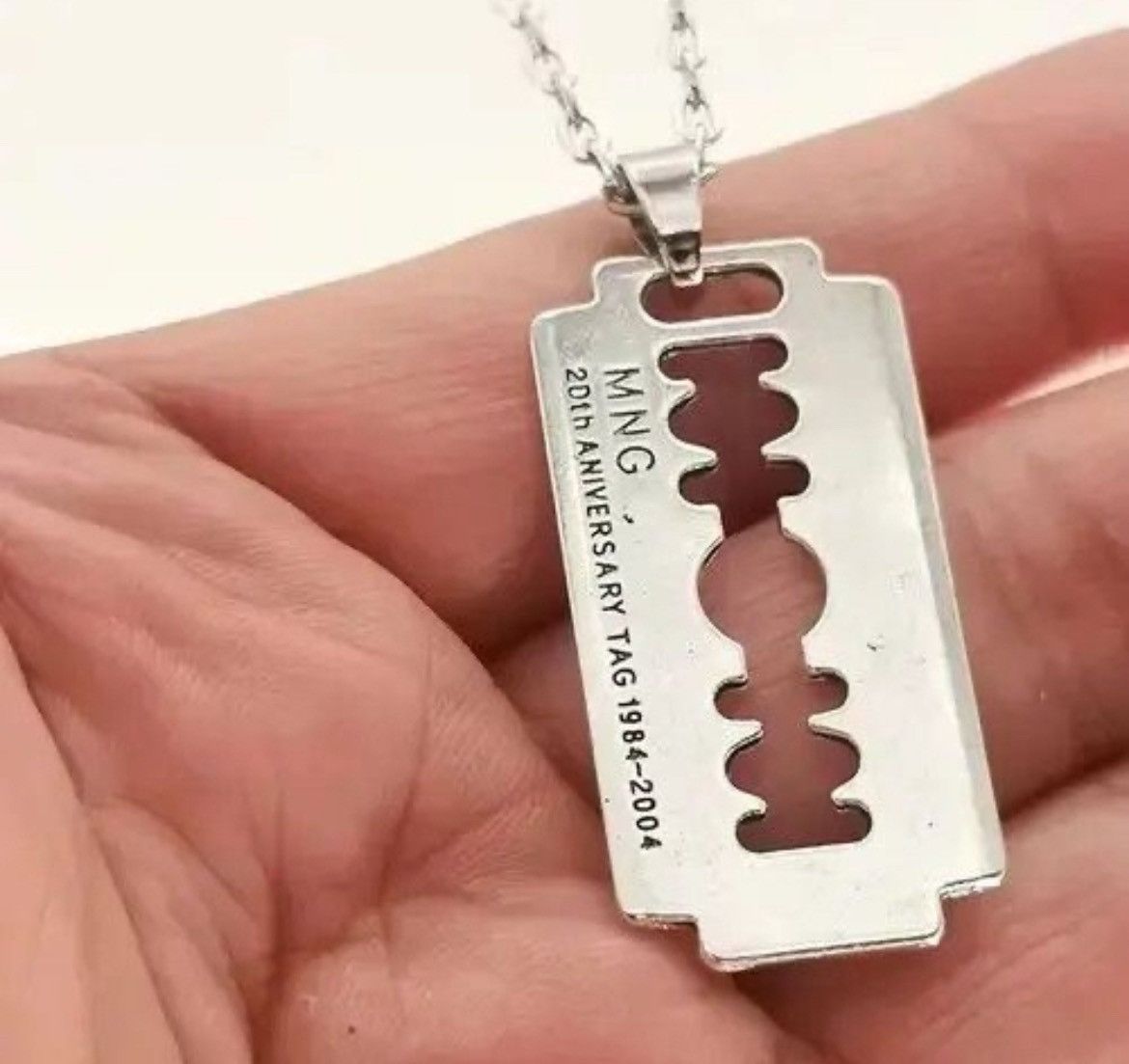 Jewelry Razor Blade Pendant Necklace Size ONE SIZE - 4 Thumbnail