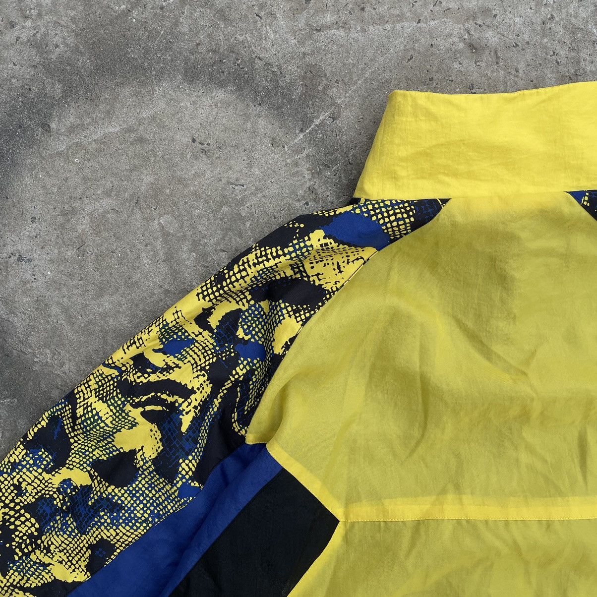 Fila × Vintage Vintage Fila Light Jacket Anorak Windbreaker Y2K 90s USA Size US M / EU 48-50 / 2 - 12 Thumbnail