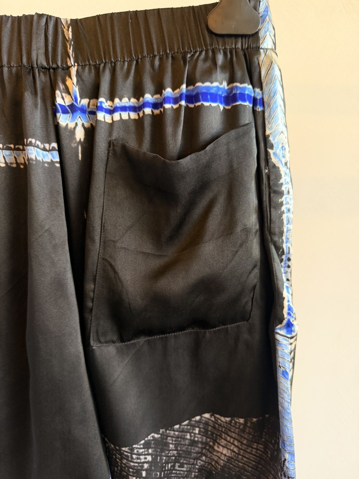 Other DELOS Printed Silk Short Black And Blue Abstract Size S Size 28" / US 6 / IT 42 - 5 Thumbnail