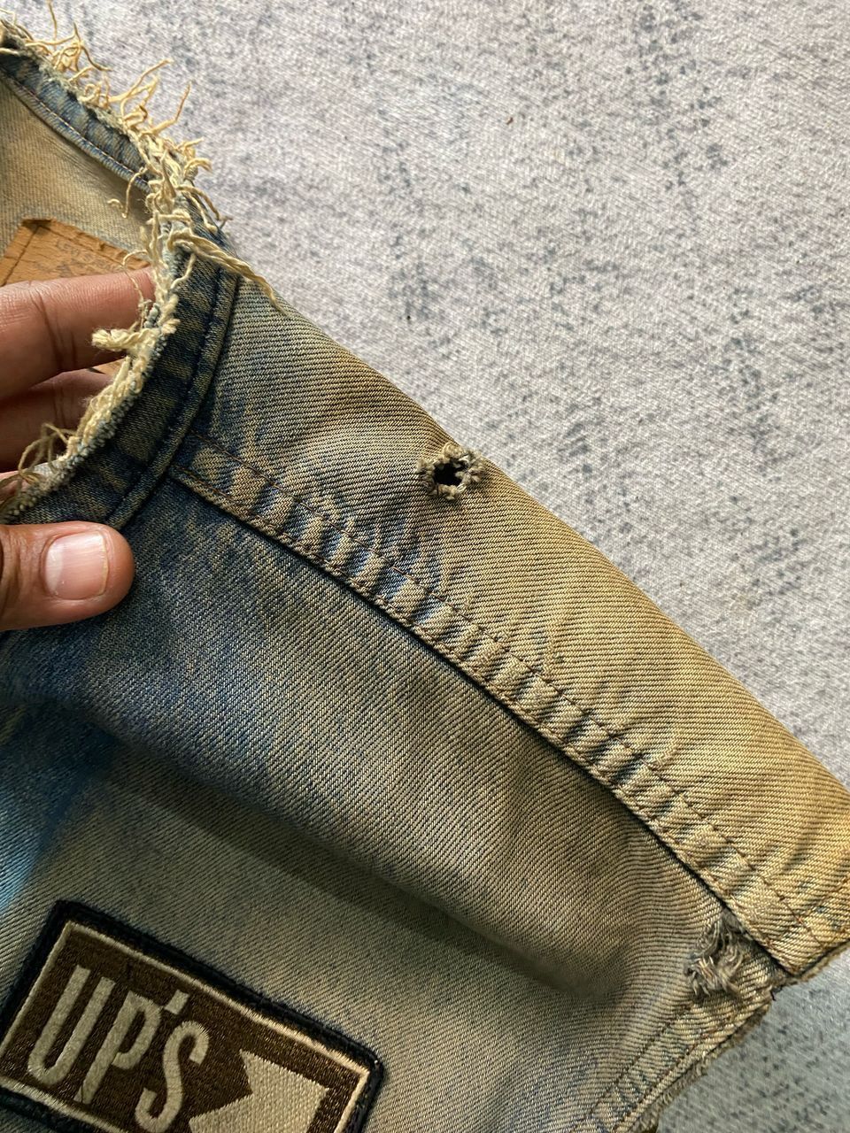 Levi's × Vintage Vintage Levis Distressed Denim Vest Jacket Size US M / EU 48-50 / 2 - 14 Thumbnail