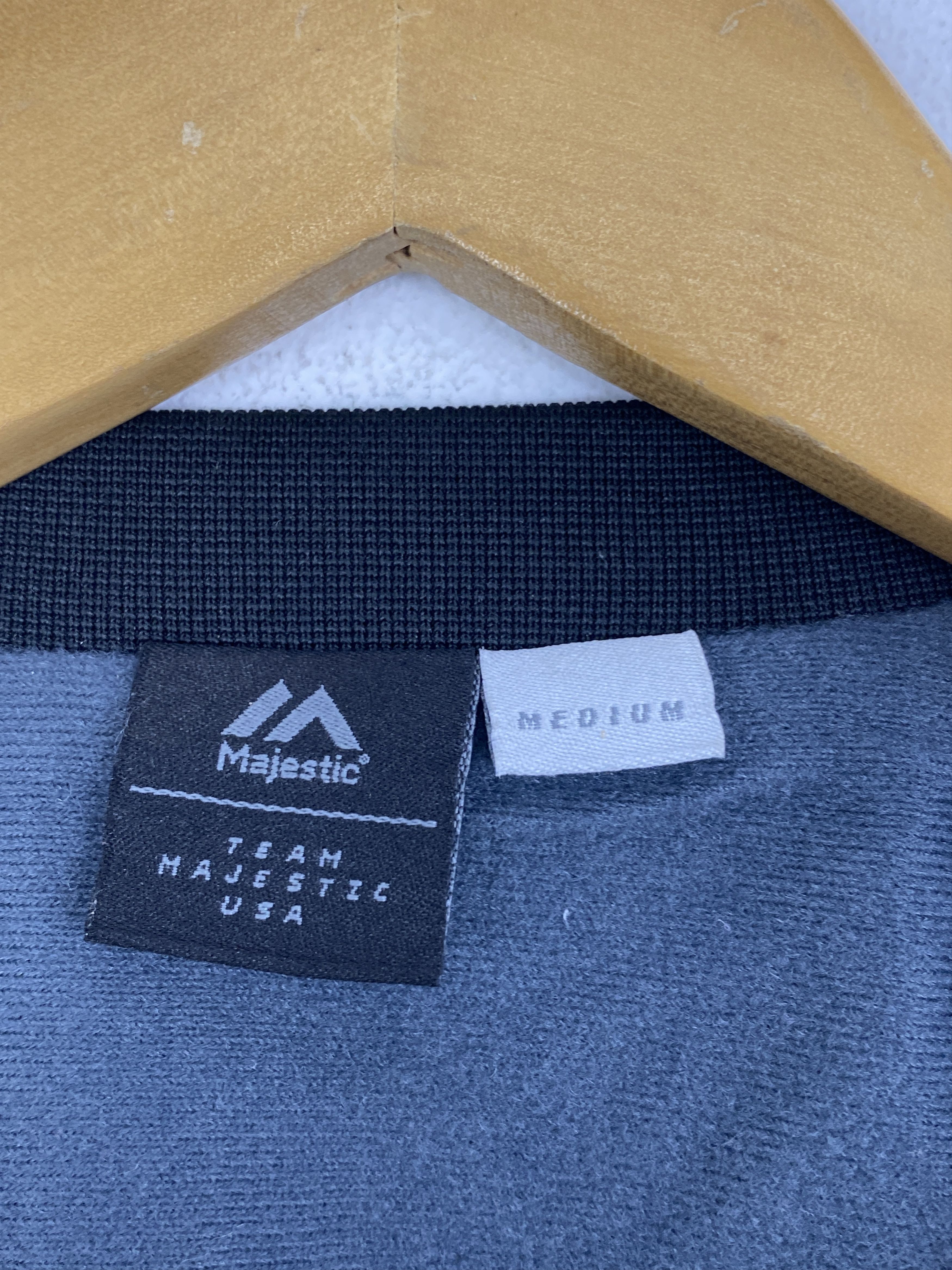 Majestic Vintage Majestic Big Logo Black Pullover Jacket JA0155 Size US XL / EU 56 / 4 - 6 Thumbnail