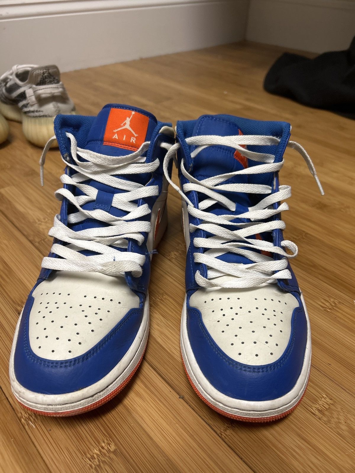 Jordan Brand Jordan 1 mid knicks Size US 10 / EU 43 - 3 Thumbnail