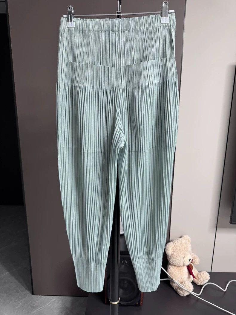 Issey Miyake Issey Miyake size:4 Light blue thick cream puff pants Size 22" - 2 Thumbnail