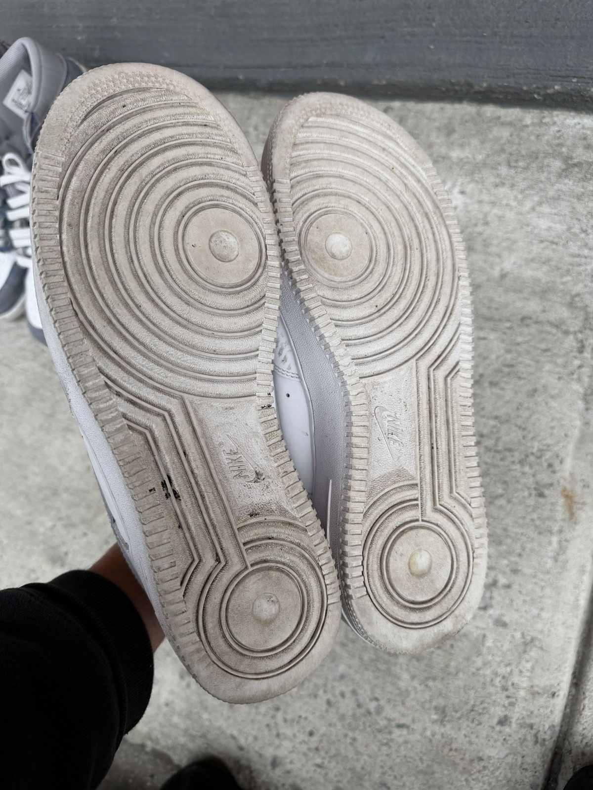 Nike white air force 1s Size US 8 / EU 41 - 5 Thumbnail