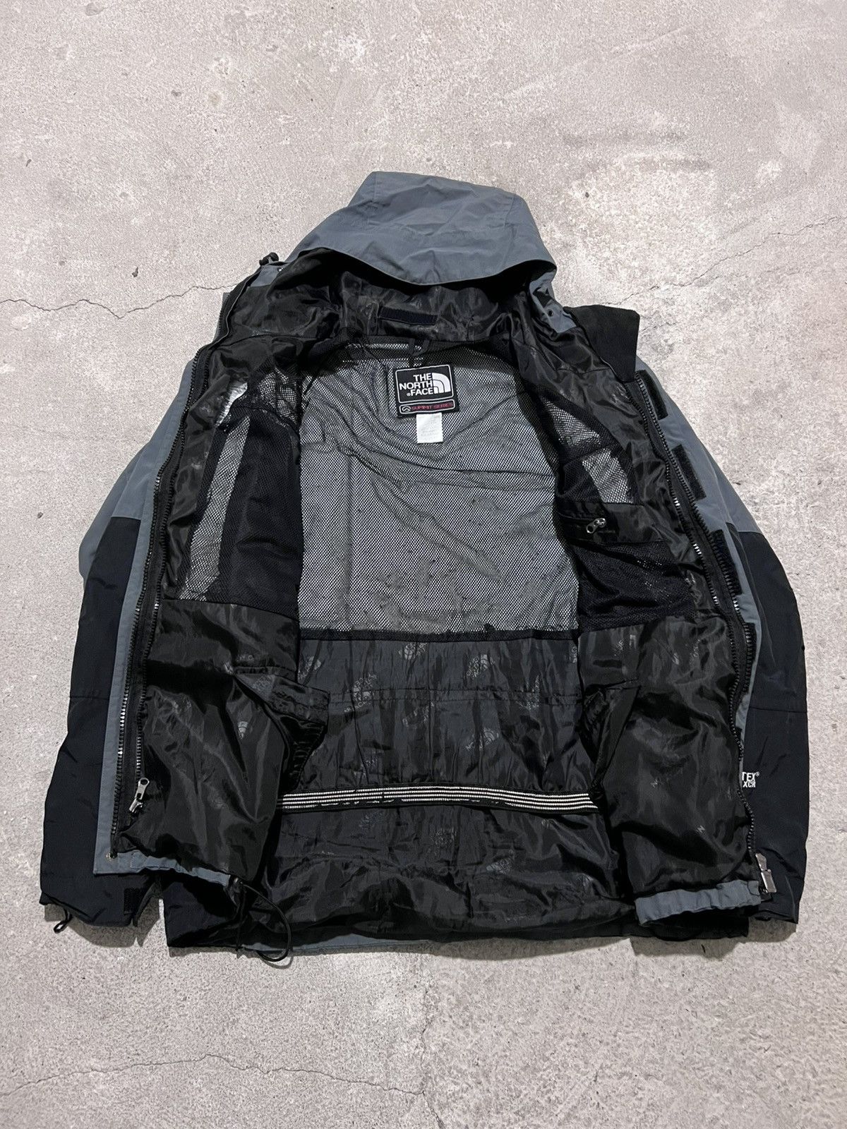 The North Face Vintage The North Face Gore-tex Jacket Size US L / EU 52-54 / 3 - 8 Thumbnail