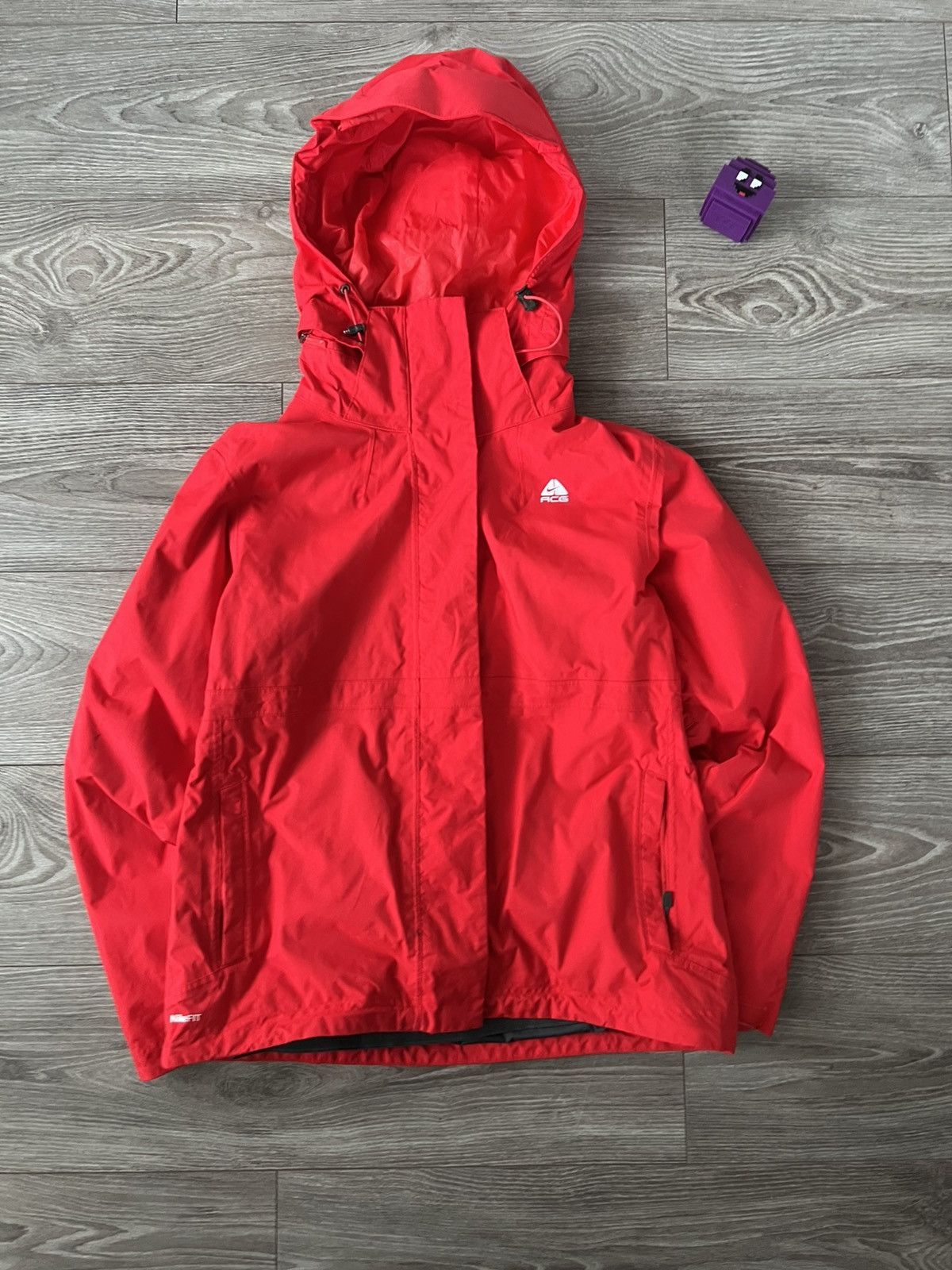 Nike ACG Vintage Nike Acg Waterproof Gorpcore Red Men’s Reg Jacket Size US L / EU 52-54 / 3 - 4 Thumbnail