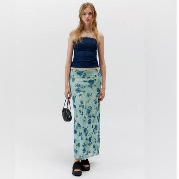 Urban Outfitters Urban Outfitters Camilla Mesh Maxi Floral Skirt Size 27" / US 4 / IT 40 - 2 Thumbnail