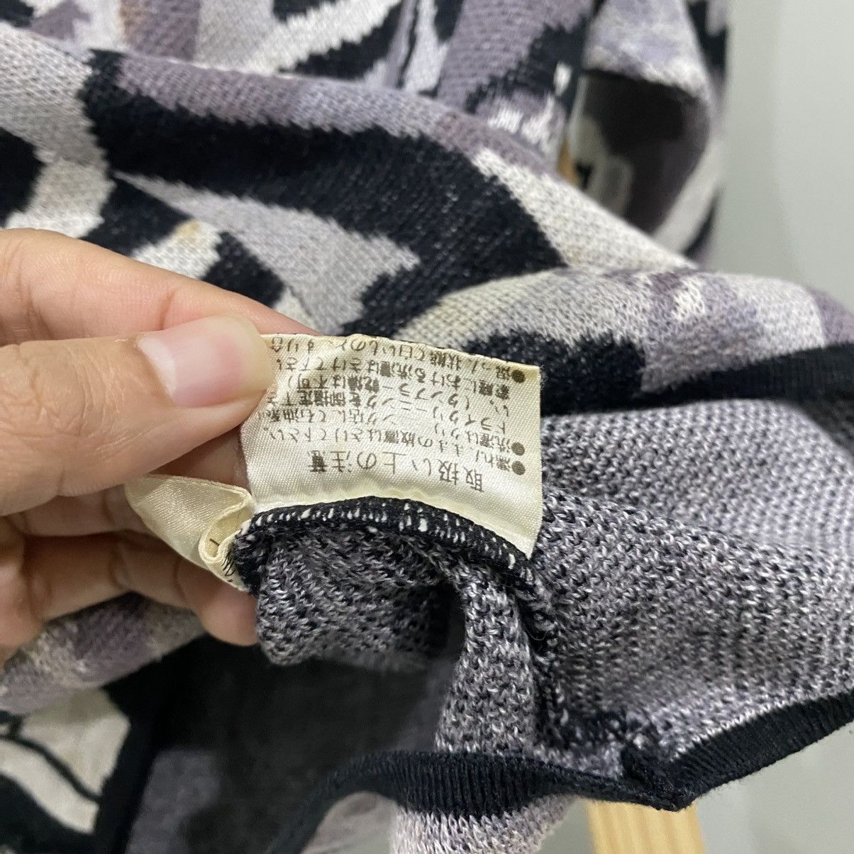Kenzo Kenzo Vintage Tribal Crewneck Knitwear Rare Archival Piece Size US M / EU 48-50 / 2 - 10 Thumbnail
