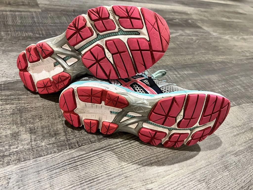 Asics ASICS • GT-2000 "T550N" (6M) Size US 6 / EU 39 - 5 Thumbnail