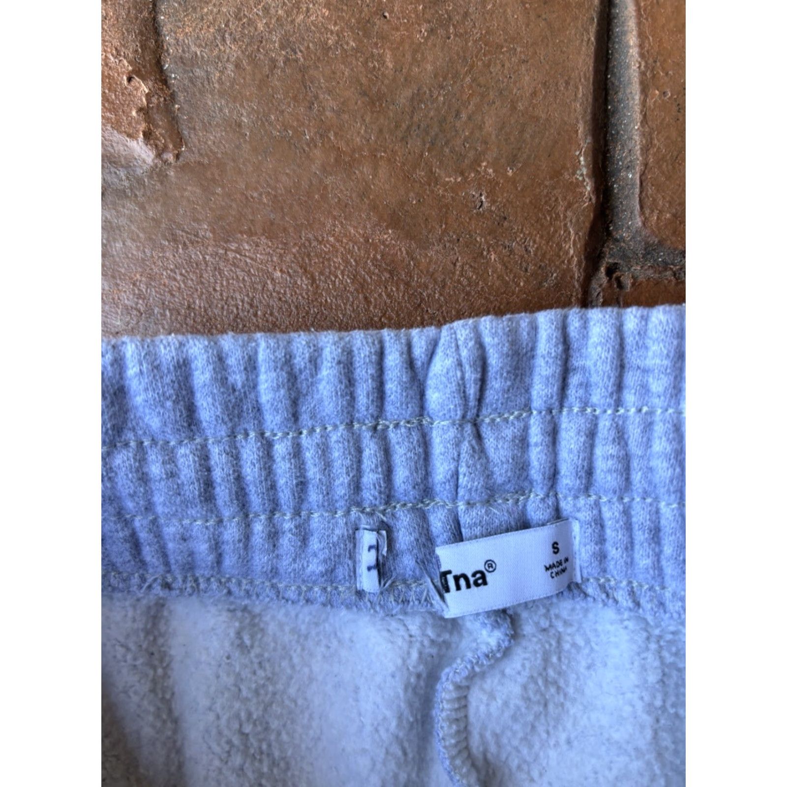 TNA TNA Cozy Fleece Sweatpants Joggers Women Small Gray Drawstring Sweatpants Size 28" / US 6 / IT 42 - 2 Thumbnail