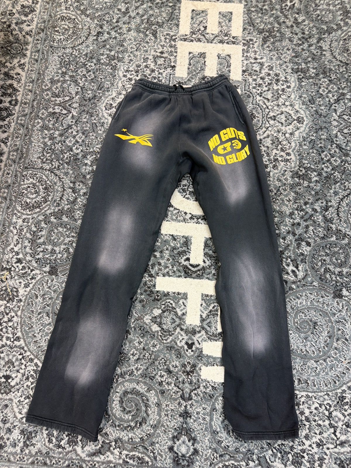 HELLSTAR Hellstar no guts no glory black yellow flare Size US 36 / EU 52 - 1 Thumbnail