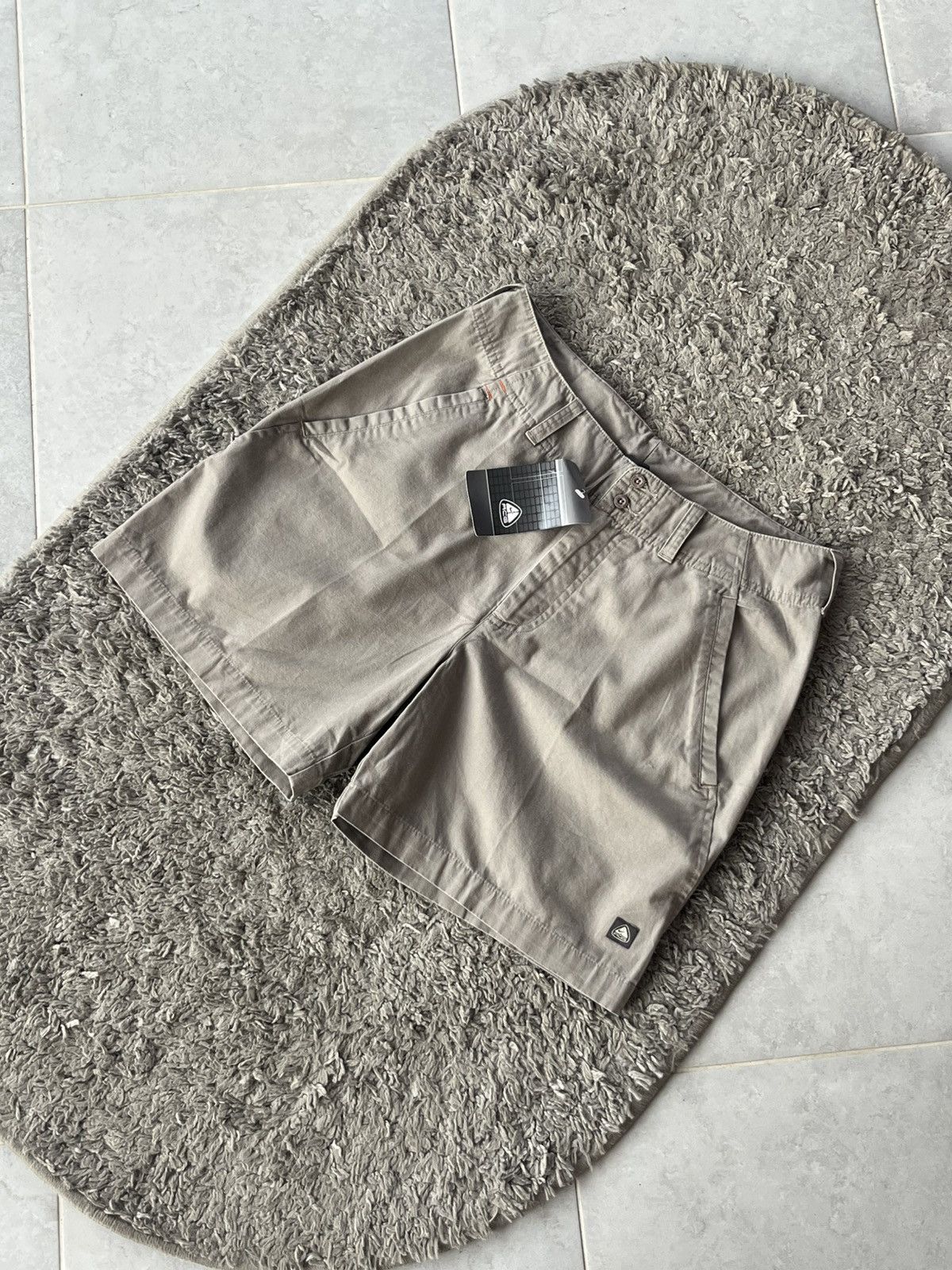 Nike ACG Nike ACG Khaki Shorts (New With Tags) Size 28" / US 6 / IT 42 - 2 Thumbnail