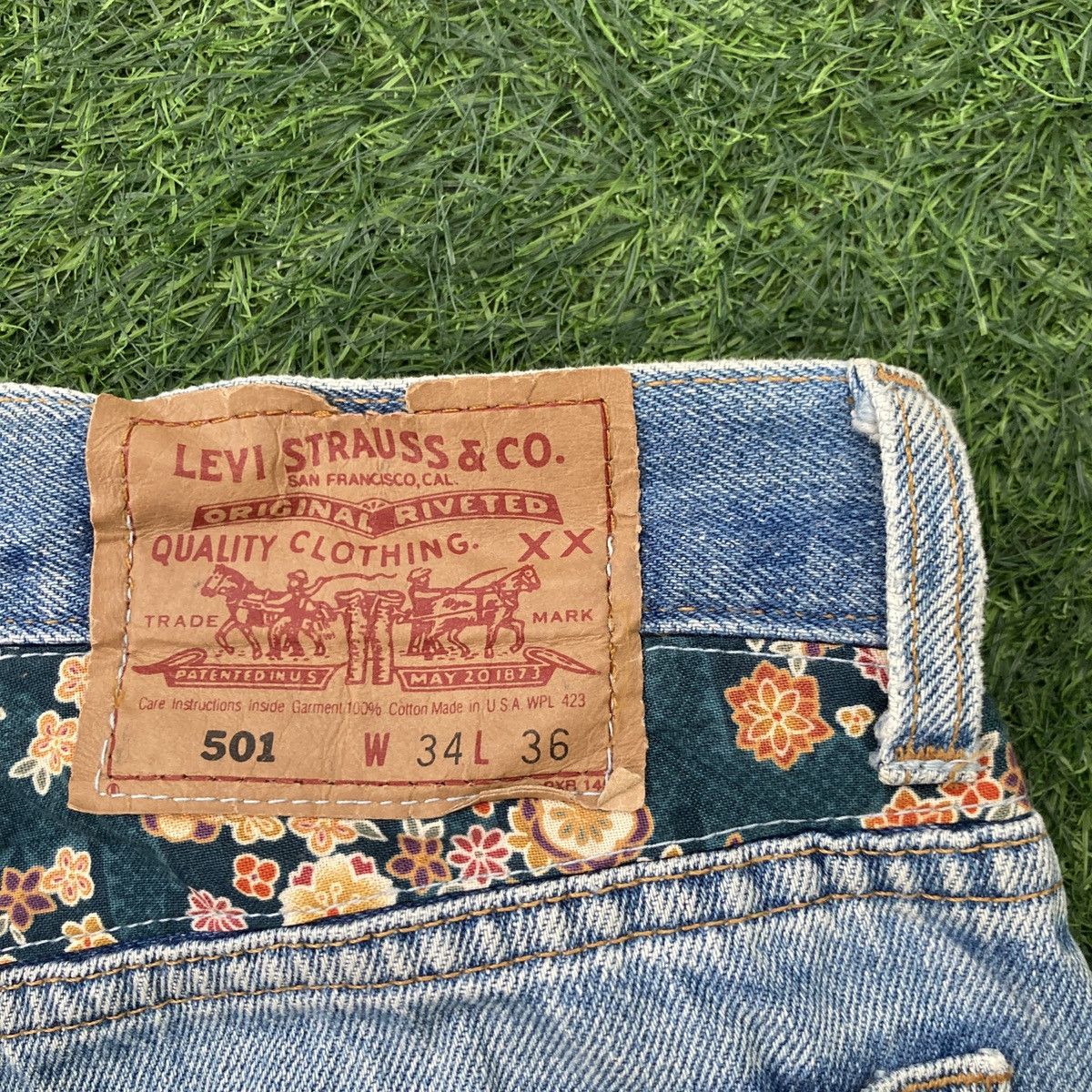 Levi's × Levi's Vintage Clothing × Vintage VINTAGE 90s LEVI’S 501 DISTRESSED JEANS Size US 34 / EU 50 - 12 Thumbnail