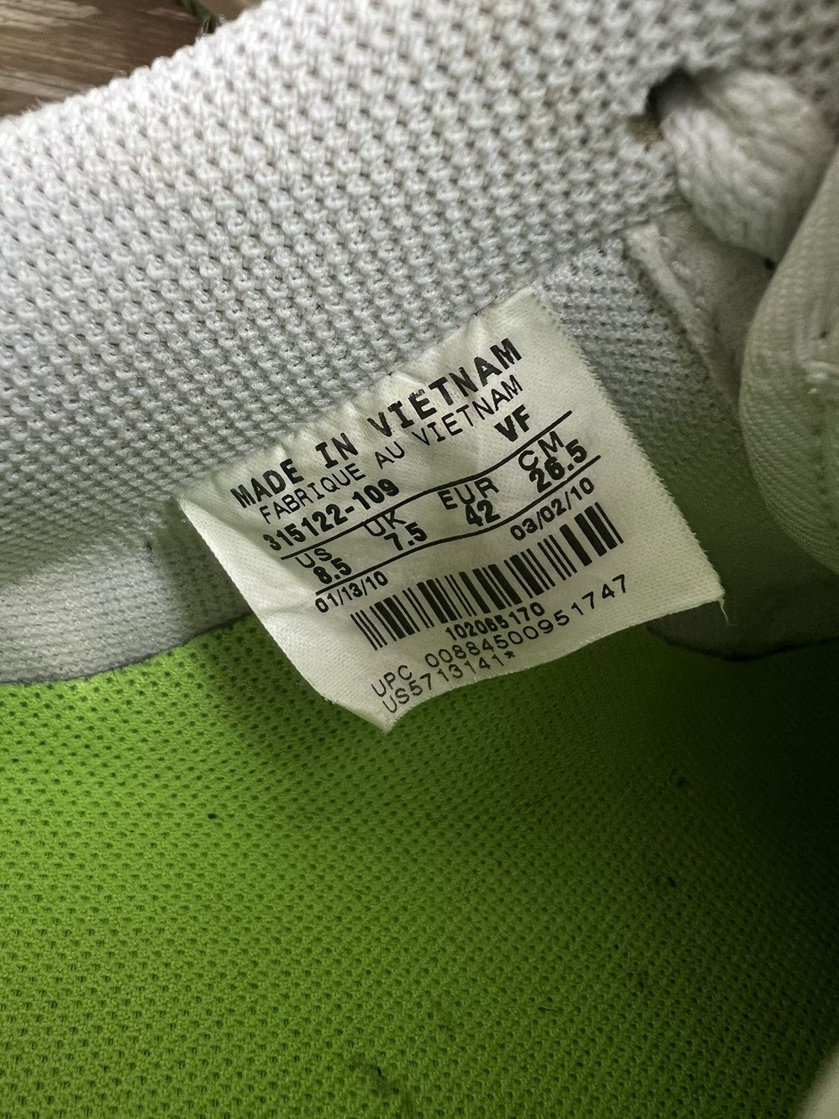 Nike Nike air force 1s electric green sneakers Size US 8.5 / EU 41-42 - 7 Thumbnail
