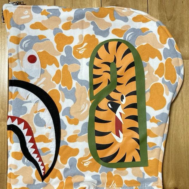 Bape 2024 Fukuoka Store Camo shark full zip hoodie BAPE APE Size US L / EU 52-54 / 3 - 6 Thumbnail