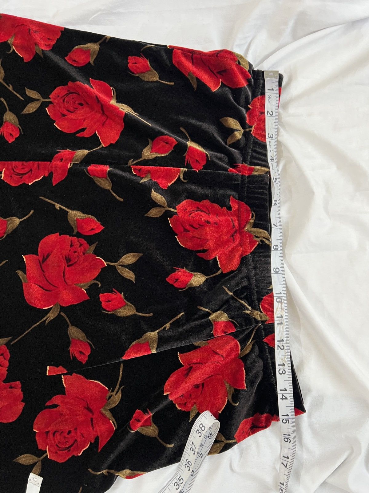 Coldwater Creek Coldwater Creek Black Maxi Skirt with Red Rose Print Size 36" / US 14 / IT 50 - 3 Thumbnail