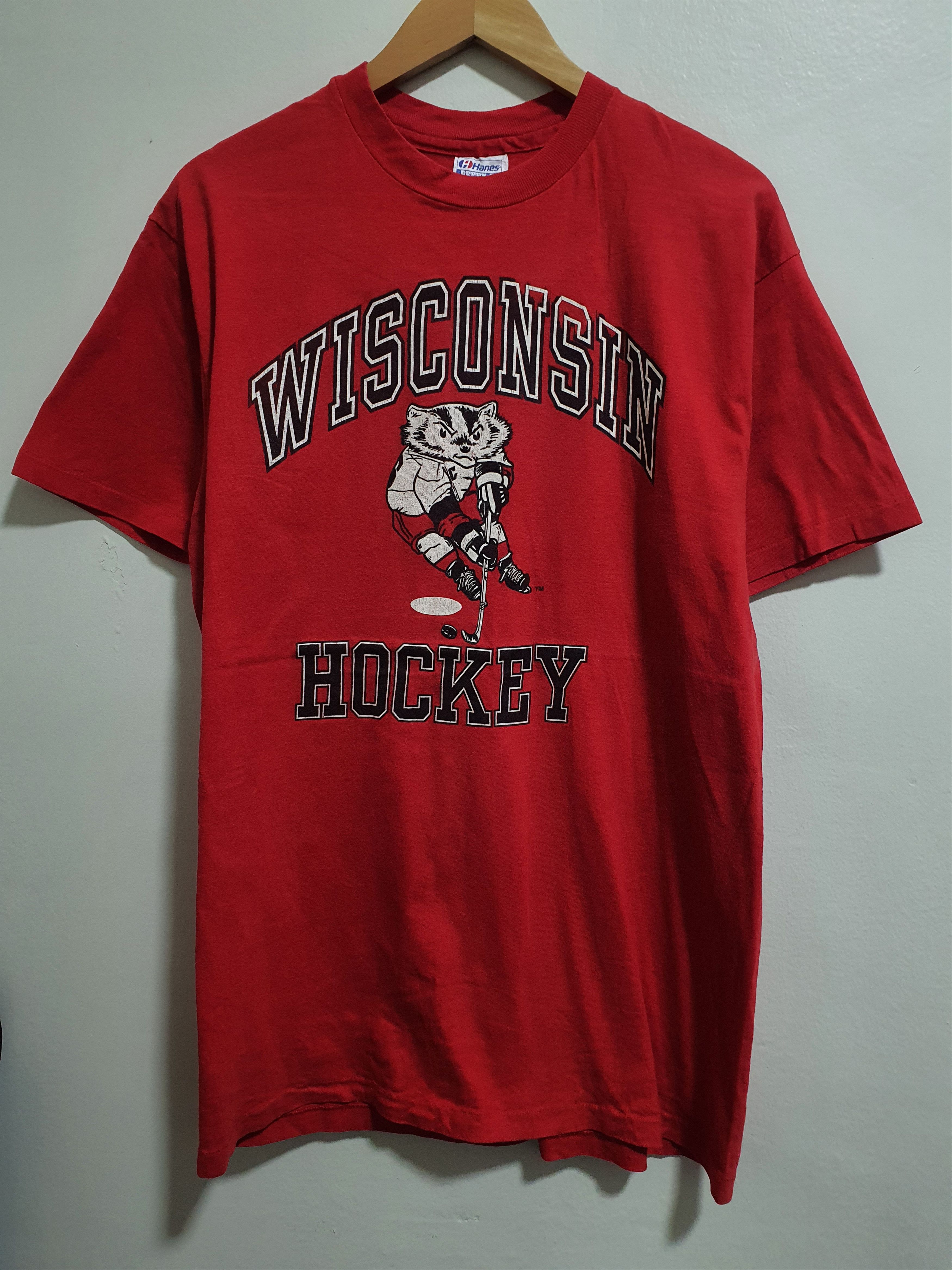 Hanes × Vintage VINTAGE HANES 21.5”/32” WISCONSIN HOCKEY T-SHIRT Size US XL / EU 56 / 4 - 1 Thumbnail
