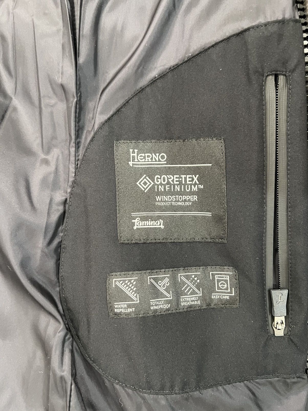 Herno HERNO LAMINAR SLIM-FIT COAT IN GORE-TEX INFINIUM WINDSTOPPER Size M / US 6-8 / IT 42-44 - 11 Thumbnail