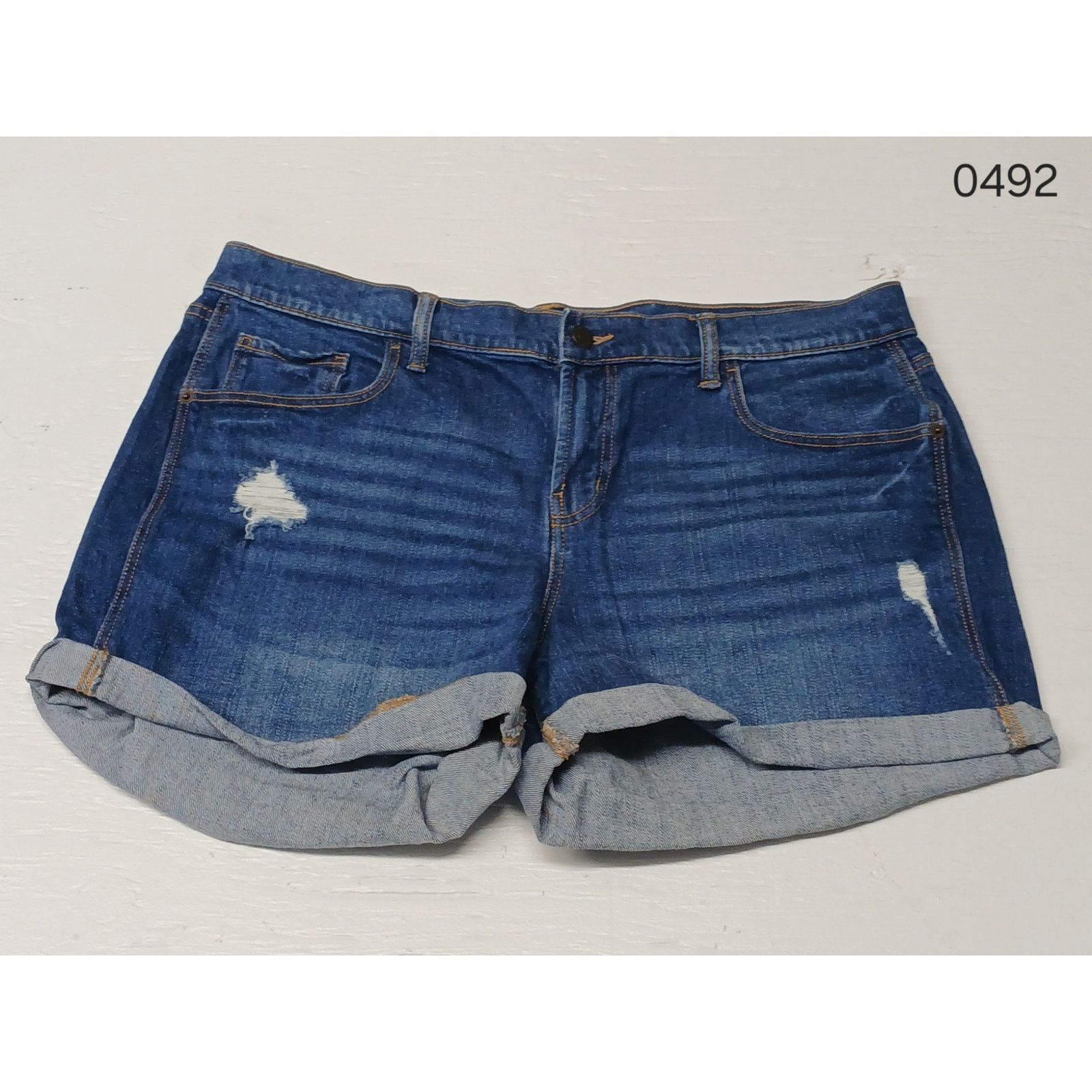 Old Navy Old Navy (14) Boyfriend High Rise Cut Off Blue Jean Shorts Size 36" / US 14 / IT 50 - 1 Thumbnail