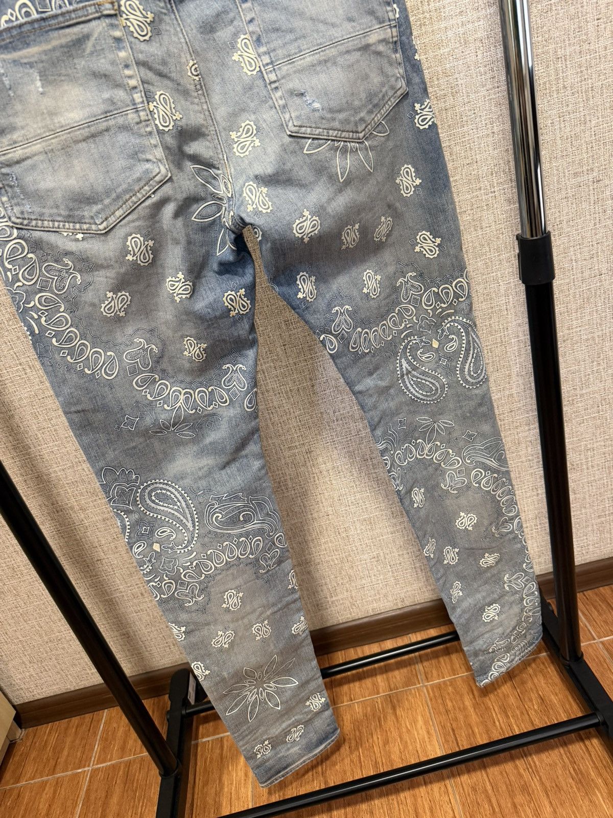 Amiri AMIRI FLOCKED PAISLEY BANDANA JEANS Size US 34 / EU 50 - 9 Thumbnail