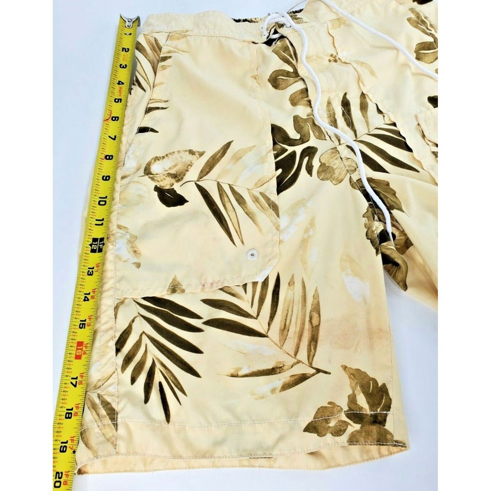 Tommy Bahama Tommy Bahama Relax Board Shorts Men Floral Print, Size Small, Nylon Polyester, Machine Washable Size US 29 - 5 Thumbnail