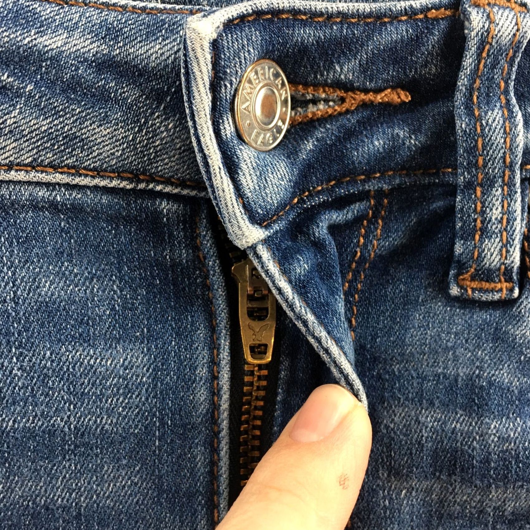 American Eagle Outfitters American Eagle Outfitters Jeans Womens 4 Long Blue Zip Skinny 5-Pocket Denim Slim Cotton Blend Stretch Modern 30 in Inseam Mens? Size 27" / US 4 / IT 40 - 4 Thumbnail