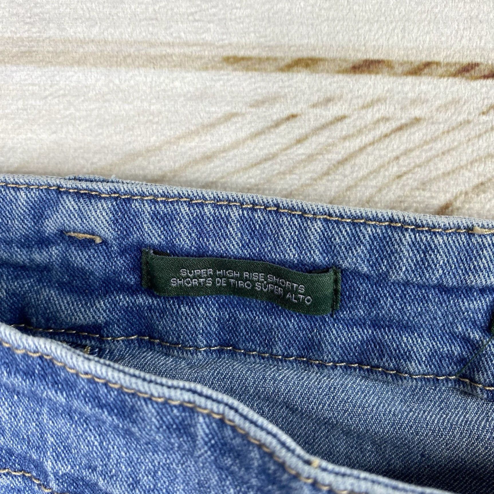 Vintage Wild Fable Shorts Womens Juniors 17 High Rise Denim 3.5 Inseam Med Wash Blue Casual Beach 90s Womens Shorts Size 38" / US 16 / IT 52 - 3 Thumbnail