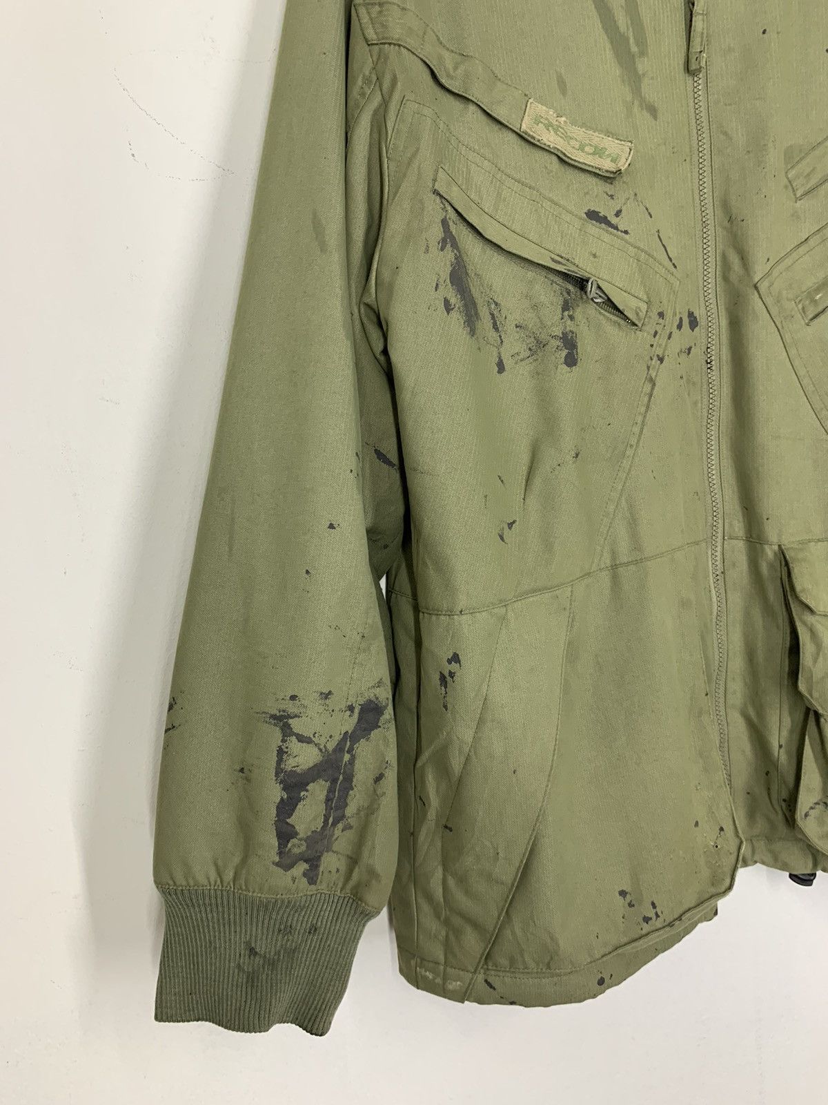 Futura Recon Military Custom Dirty Painted Flight Jacket Size US L / EU 52-54 / 3 - 2 Thumbnail