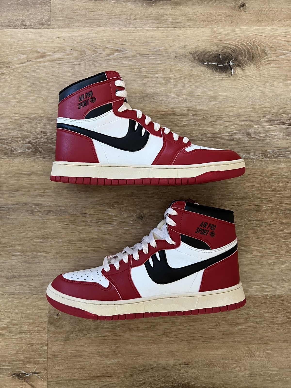 Other McDowells Air Pro Sport High Chicago Size 10 Size US 10 / EU 43 - 1 Thumbnail