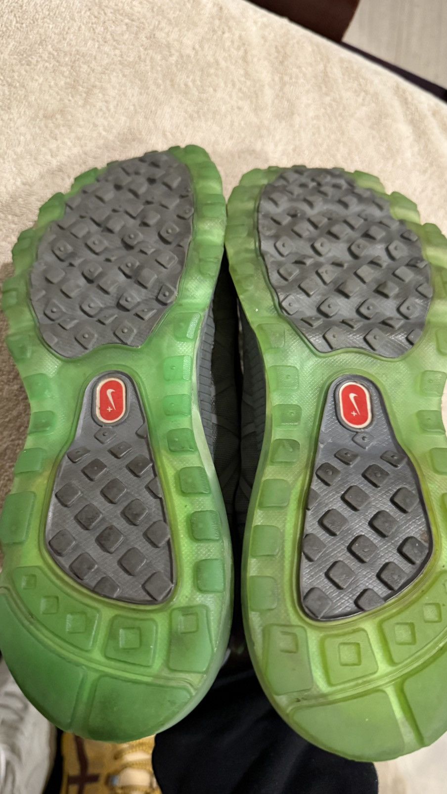 Nike Air max 2011 sz 9.5 Size US 9.5 / EU 42-43 - 4 Thumbnail