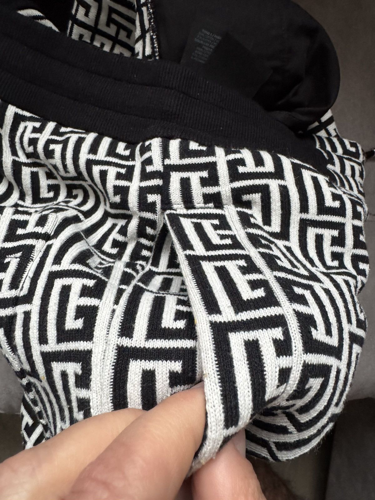 Balmain BALMAIN joggers sz S SEE REAL TAPE MEASUREMENTS IN PHOTOS Size US 29 - 17 Thumbnail