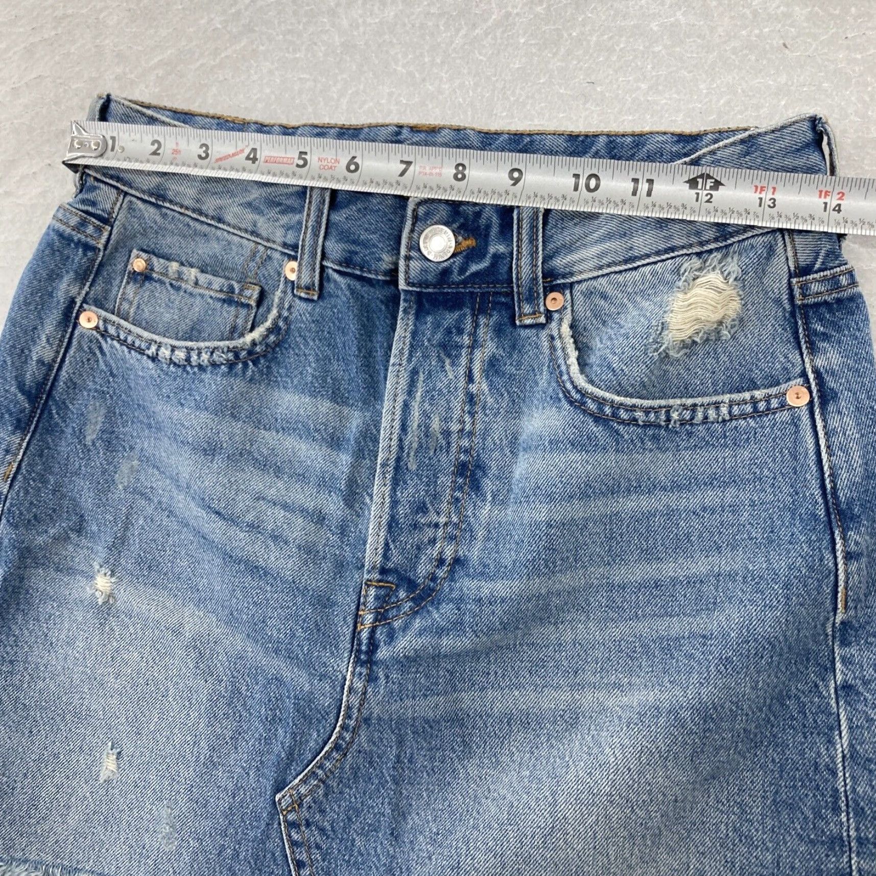 Levi's Levi's Denim Skirt Women’s 6 Blue Distressed Raw Hem A-Line Short with Pockets, Cotton Blend, Regular, Denim, Zip Closure, Solid Pattern, Shirt? Size 28" / US 6 / IT 42 - 3 Thumbnail